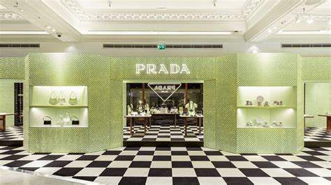 Prada returns